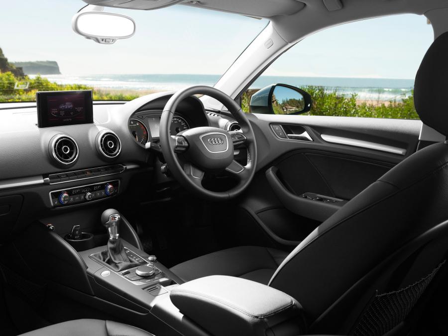 Интерьер Audi A3 Sportback 1.4T (8V) 2013 года  (AU) (фото 15 из 22)